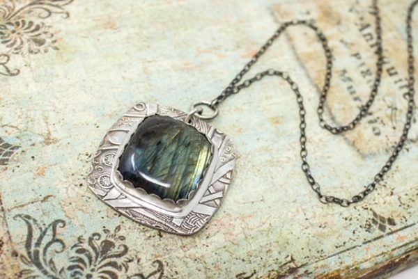 .999 Fine Silver and Labradorite Necklace - Image 2
