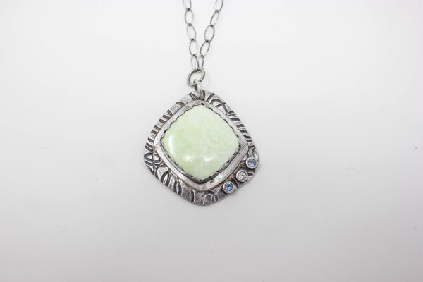 .999 Fine Silver and Lemon Chrysoprase Necklace - Image 2