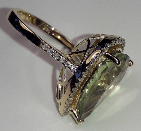14KT YG Natural Green Amethyst and Diamond Cocktail Ring - Image 3